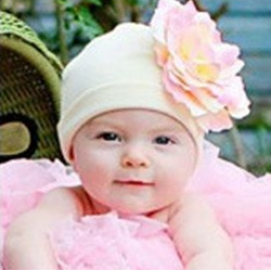 Bonnet fleur bébé/enfant en coton, modèle crème et rose